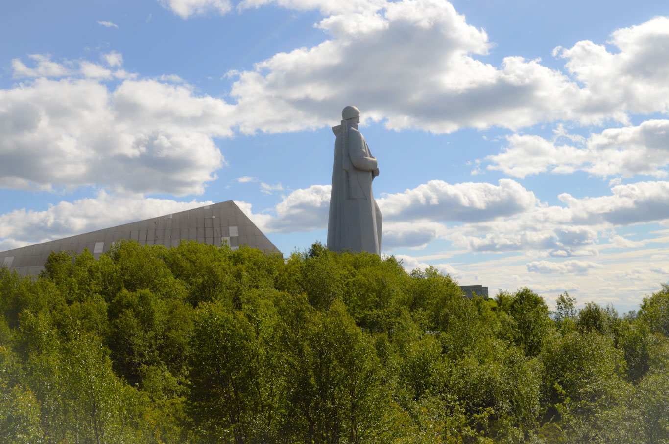 памятник алеша в мурманске