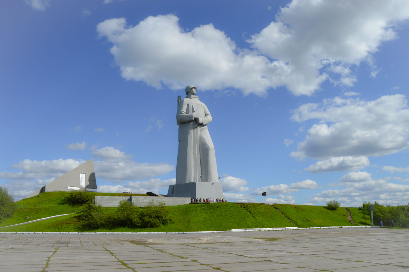 мемориал защитникам заполярья в мурманске